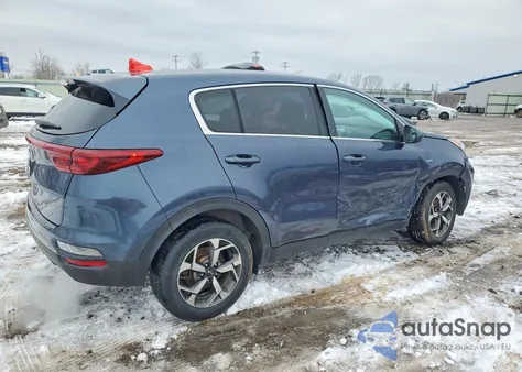 2020 Kia Sportage Lx z USA, uszkodzony, nr VIN KNDPMCAC5L7642948